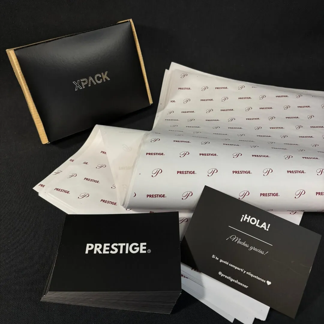 Papel de envolver personalizado en presentación plana